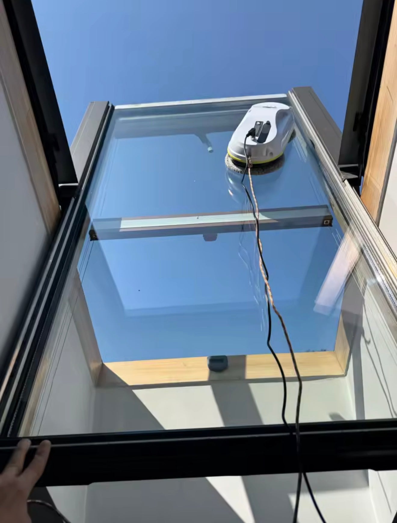Automatic Window Cleaning Robot